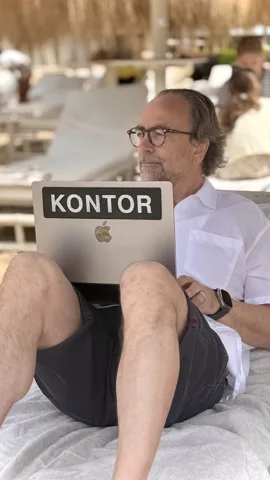 Joakim with his KONTOR-labelled laptop